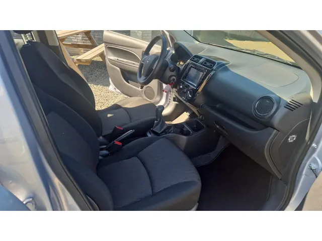 Mitsubishi Space Star 1.2 Entry 2023 Benzine 12