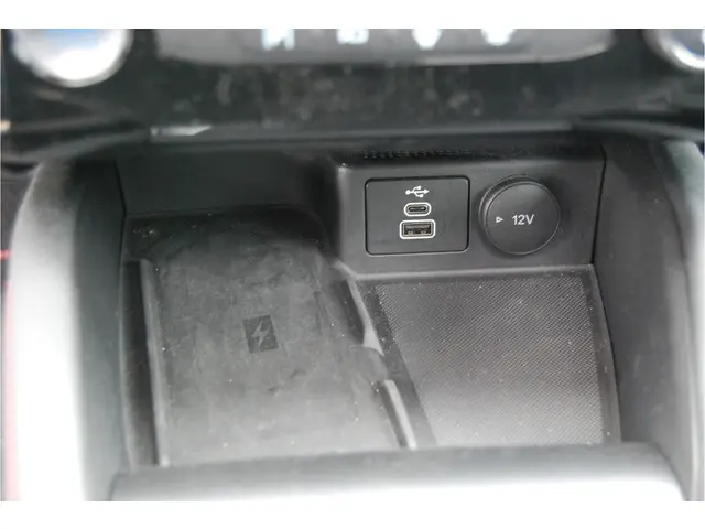 Ford Kuga 2.5 PHEV 243PK ST-Line X 2025 Hybride Benzine 26