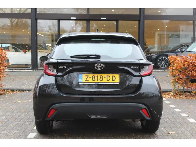 Toyota Yaris 1.5 Hybrid 115 Active 2024 Hybride Benzine 9