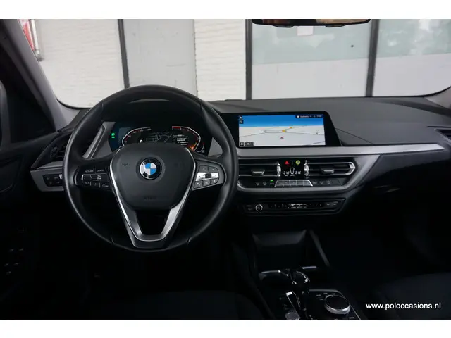 BMW 1 Serie 118i Exec 2020 Benzine 8