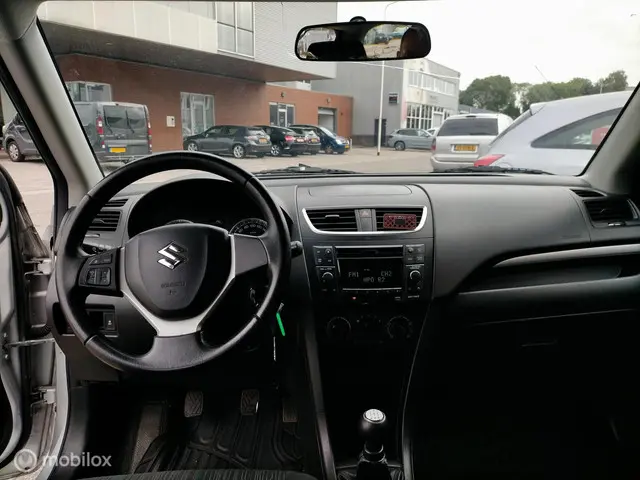 Suzuki Swift 1.2 Style EASSS airco nw apk 2015 Benzine 6