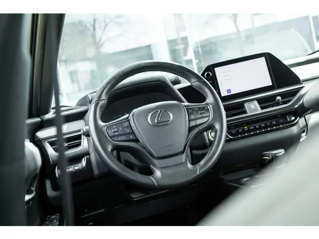 Lexus UX 250h Business Line 2022 Hybride Benzine 17