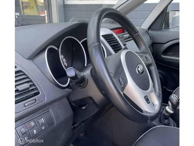 Kia Venga 1.4 CVVT Vibe 2015 Benzine 9