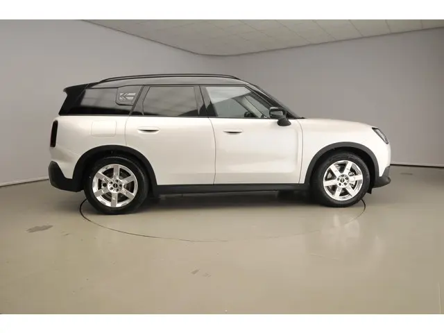 MINI Countryman SE ALL4 2025 Elektrisch 4