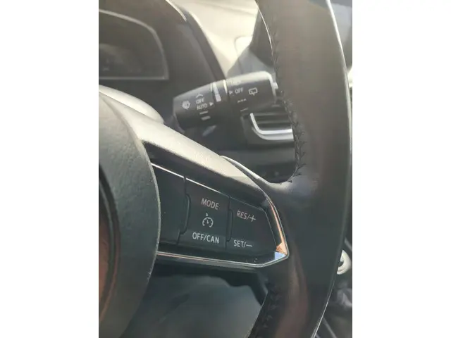 Mazda 3 2.0 SkyActiv-G 120 SkyLease 2017 Benzine 24