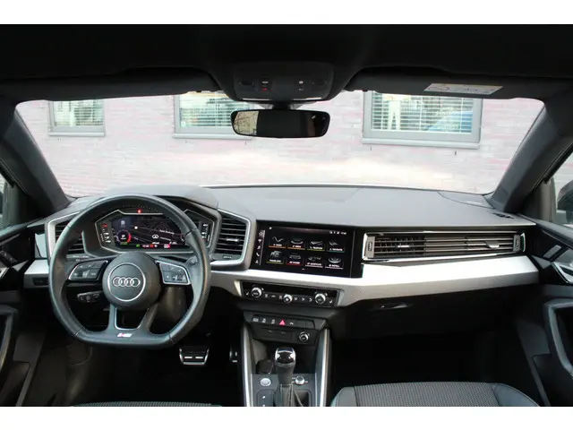 Audi A1 CITYCARVER 30 TFSI epic 2020 Benzine 22