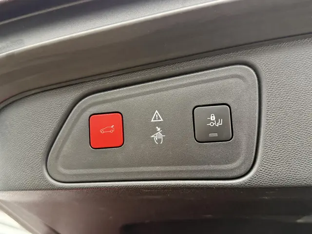 Peugeot 3008 1.2 PureTech GT Line 2017 Benzine 25