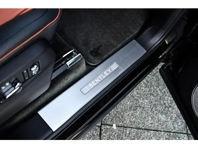 Bentley Bentayga 4.0 V8 First Edition 2021 Benzine 22