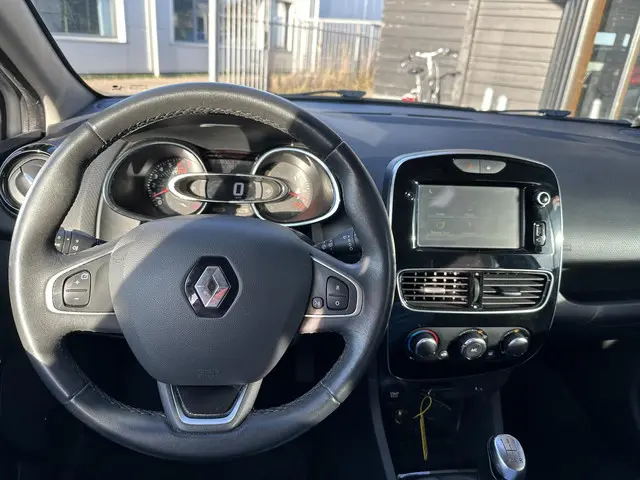 Renault Clio Estate 0.9 TCe Zen 2017 Benzine 8