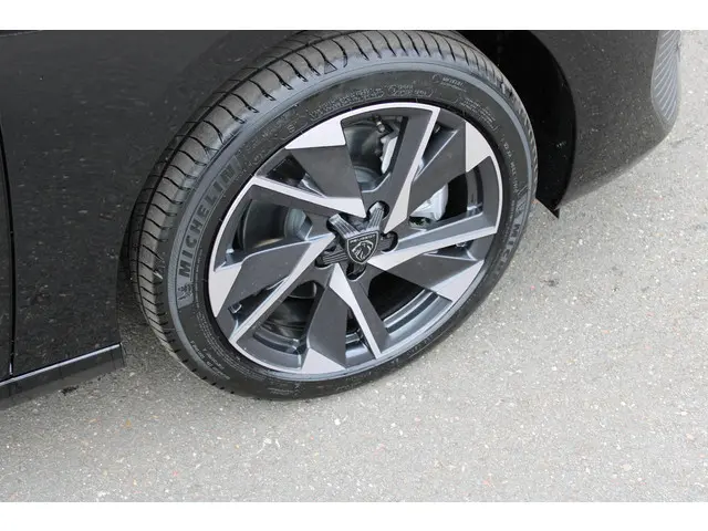 Peugeot 308 SW 1.2 Hybrid 136 e-DCS6 Allure 2024 Benzine 8