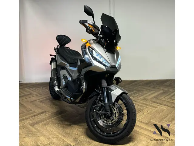 Honda NC 750 Scooter X-ADV KEYLESS LED AKRA! 2021 Benzine
