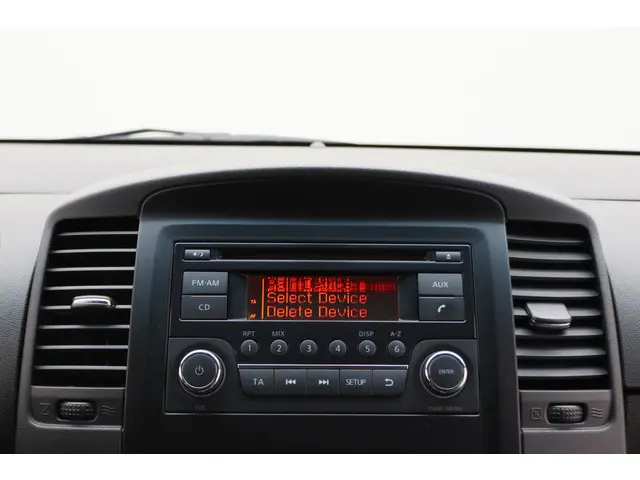 Nissan Navara 2.5 dCi SE King Cab 2014 Diesel 36