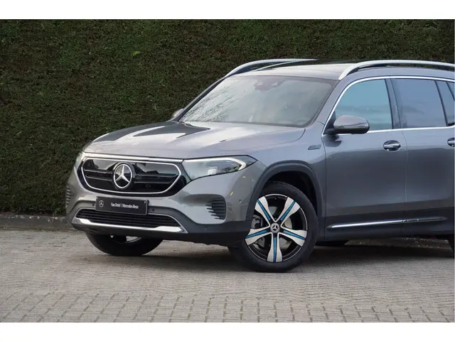 Mercedes-Benz EQB EQB 300 4MATIC 2022 Elektrisch 26
