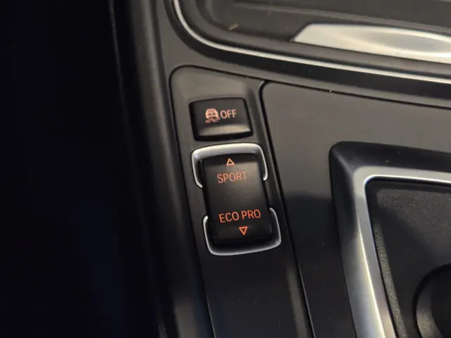 BMW 3 Serie Gran Turismo 320i Executive 2014 Benzine 33