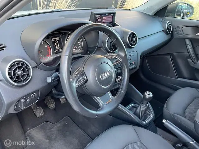Audi A1 Sportback 1.2 TFSI Attraction 2012 Benzine 8