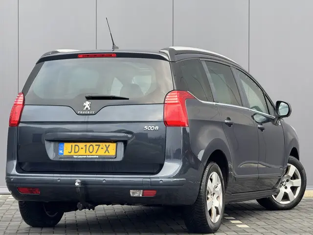 Peugeot 5008 2