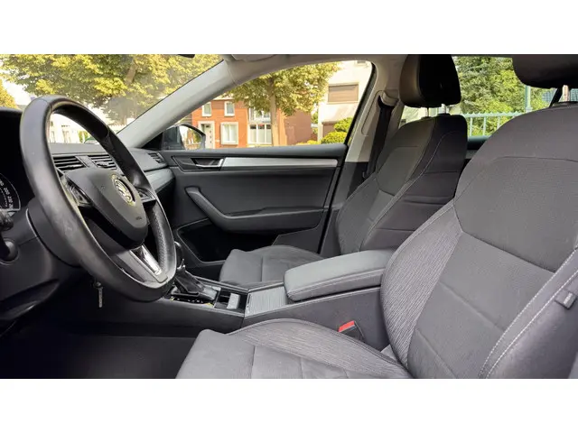 Škoda Superb 1.4 TSI ACT Style Business 2018 Benzine 15