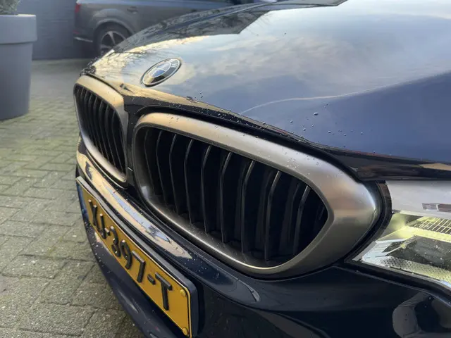 BMW 5 Serie M550i xDrive High Executive 2018 Benzine 11