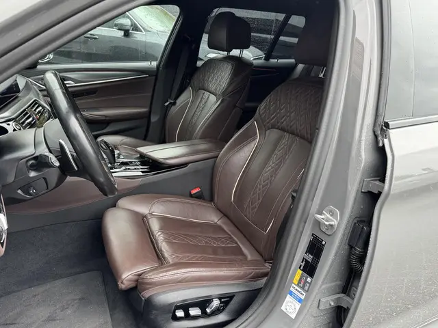 BMW 5 Serie Touring 530e M-Sport 2021 Hybride Benzine 12