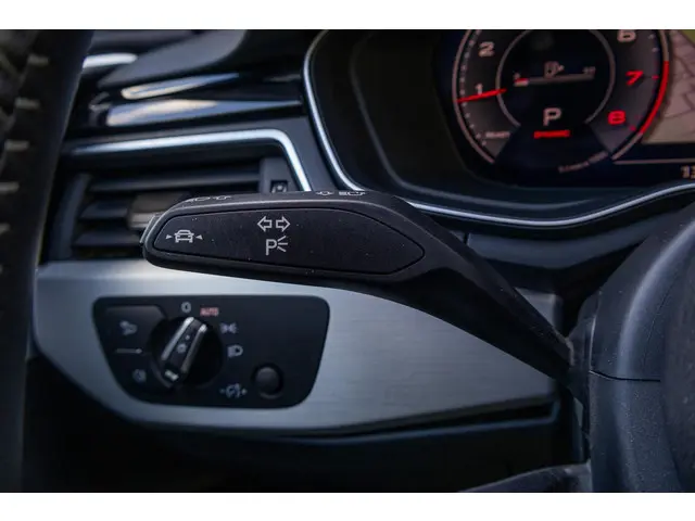 Audi A4 Avant 45 TFSI quattro edition one 2020 Benzine 22