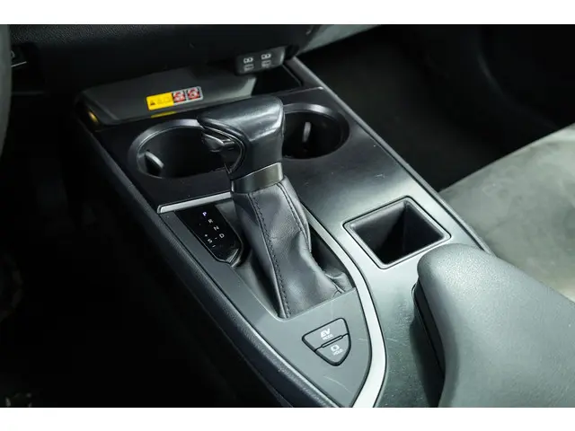 Lexus UX 250h Business Line 2022 Hybride Benzine 38