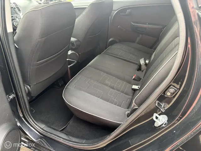 Kia Venga 1.4 CVVT Plus Pack 2013 Benzine 18