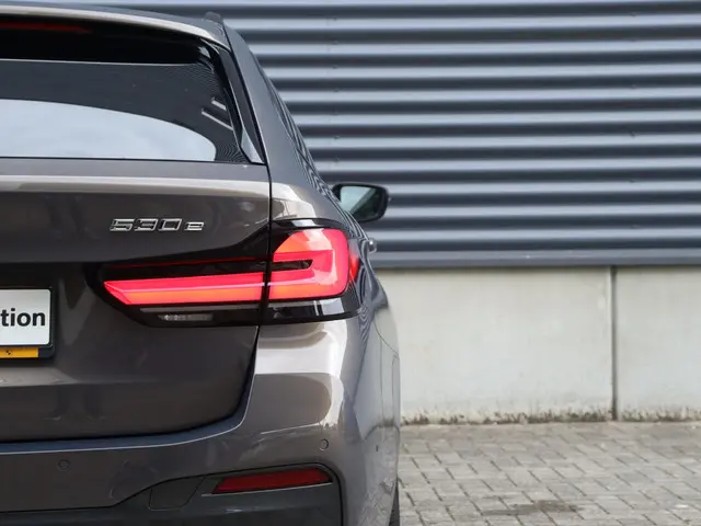 BMW 5 Serie Touring 530e 2023 Hybride Benzine 41