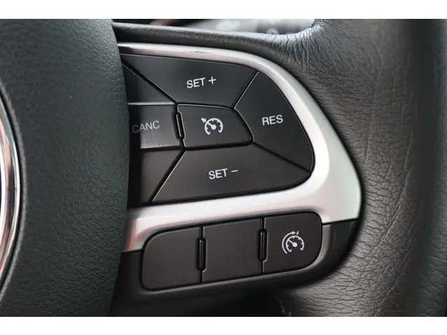 Jeep Renegade 1.6 E-Torq Longitude 2015 Benzine 33