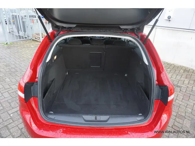 Peugeot 308 SW 1.2 PureTech Allure 2018 Benzine 8