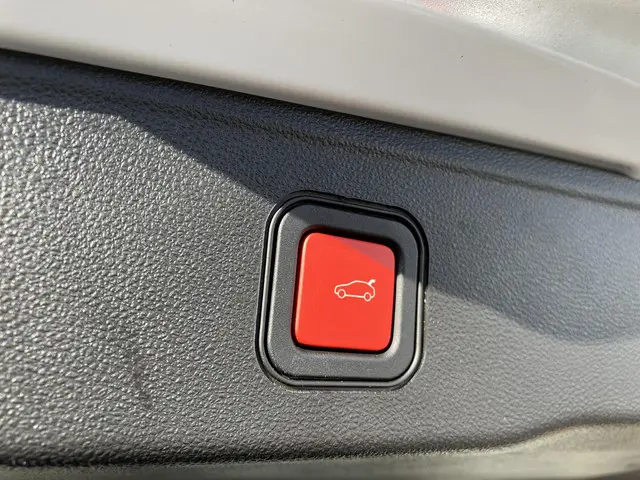 Jeep Avenger 1.2T 100 ALTITUDE 2024 Benzine 23