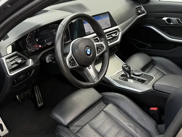 BMW 3 Serie 320i 2021 Benzine 4