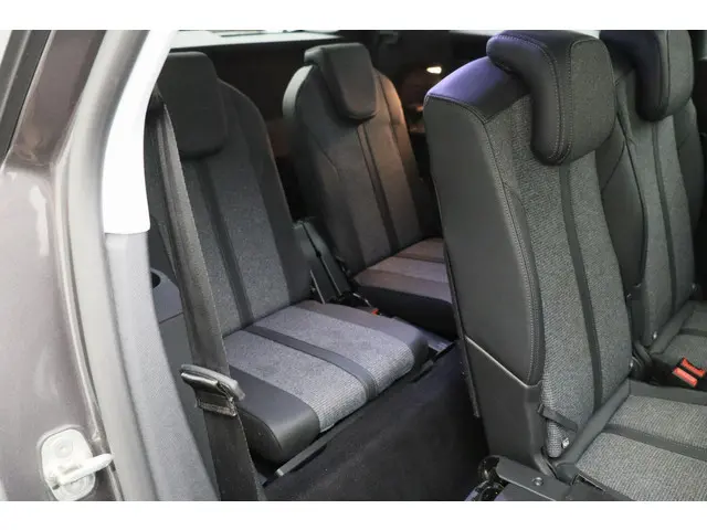 Peugeot 5008 1.2 PureTech Blue Lease Premium 2020 LPG/Gas 18