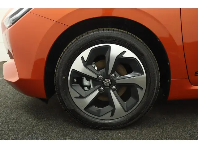 Suzuki Swift 1.2 Style Smart Hybrid 2025 Benzine 35