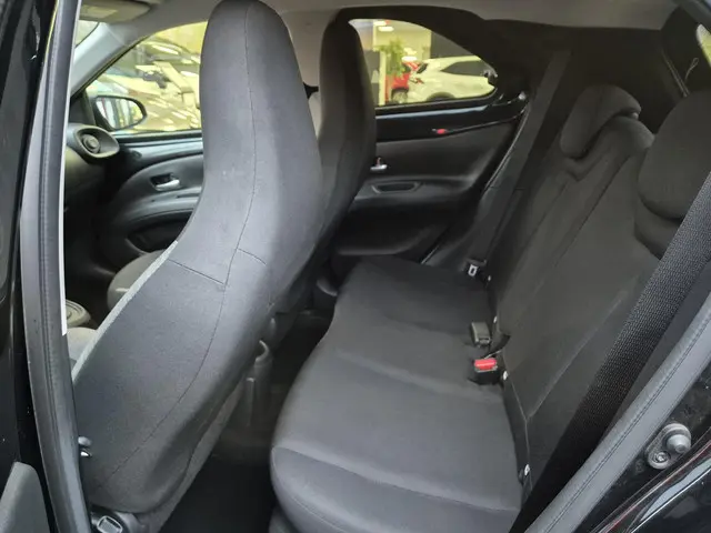 Toyota Aygo X 1.0 VVT-i S-CVT first 2022 Benzine 8