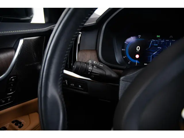 Volvo V90 2.0 T6 AWD Inscription 2022 Hybride Benzine 47