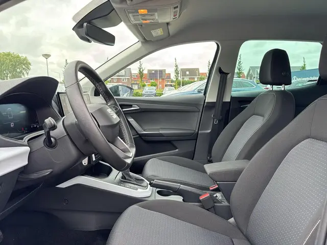 SEAT Arona 1.0 TSI Style 2024 Benzine 8
