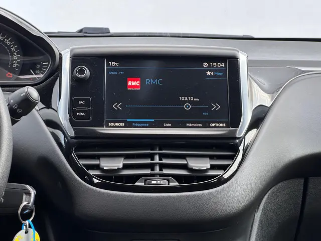 Peugeot 208 1.2 PureTech Signature 2019 Benzine 6
