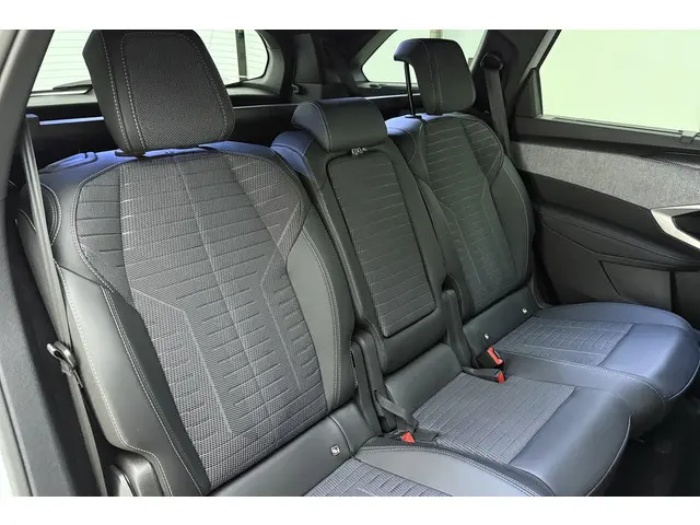 Peugeot 5008 1.2 Hybrid 145 GT 2025 Hybride Benzine 18