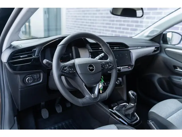 Opel Corsa 1.2 GS 2024 Benzine 18