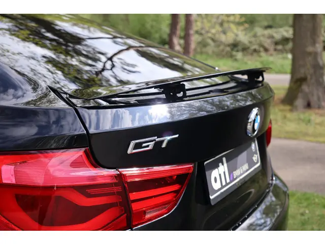 BMW 3 Serie GT 320i High Executive 2020 Benzine 12