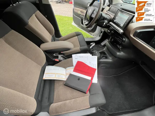 Citroën C4 Cactus 1.2 PureTech Shine 2015 Benzine 22