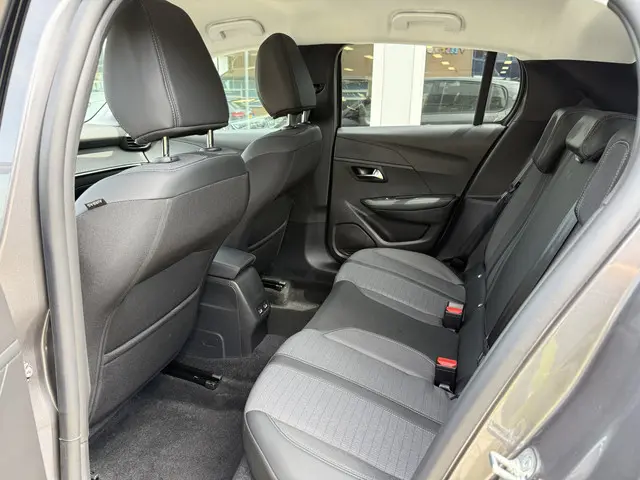 Peugeot 208 1.2 PureTech 100 Allure 2024 Benzine 29