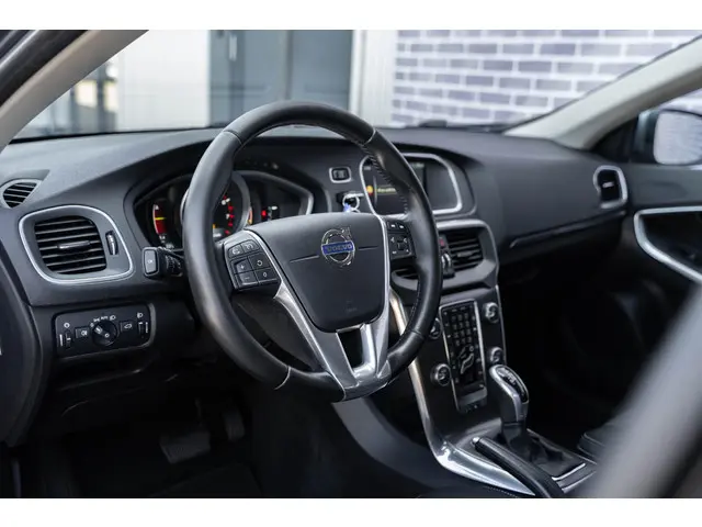 Volvo V40 T3 Momentum Automaat 2015 Benzine 19
