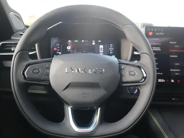 Lynk & Co 01 1.5 More 2026 Hybride Benzine 15