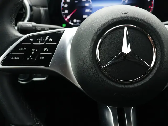 Mercedes-Benz A-Klasse 180 Business Line 2023 Benzine 21