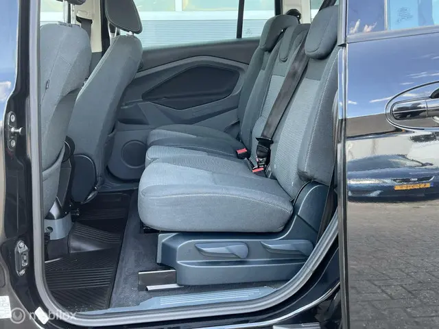 Ford Grand C-Max 1.0 Ambiente 2013 Benzine 18