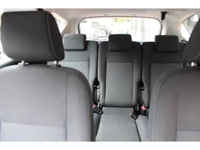 Ford C-MAX 1.0 Edition 2014 Benzine 26