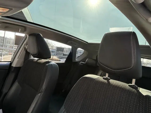 Toyota Auris 1.8 Hybrid Executive 2015 Hybride Benzine 9