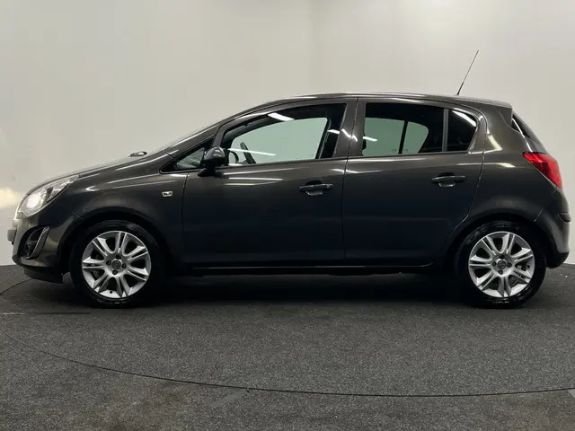 Opel Corsa 1.2-16V BlitZ 2014 Benzine 3