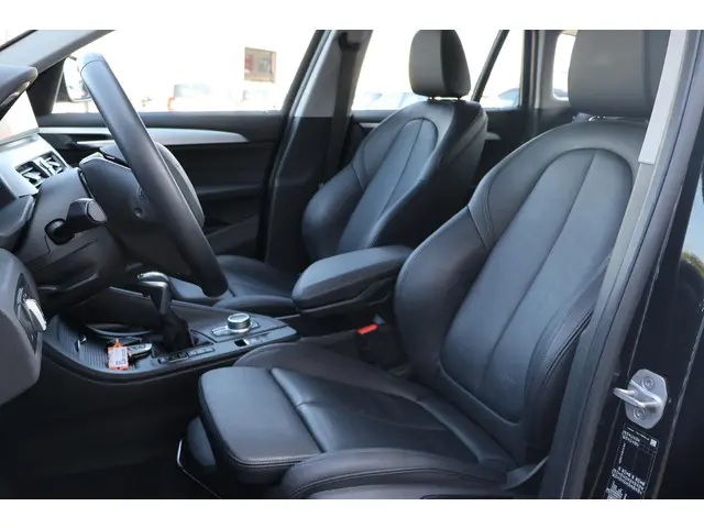 BMW X1 xDrive25e Executive 2021 Hybride Benzine 13